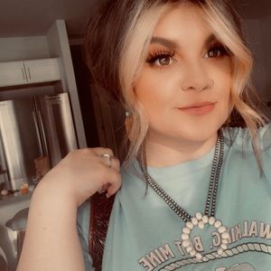 Meet your Posher, Lindsey